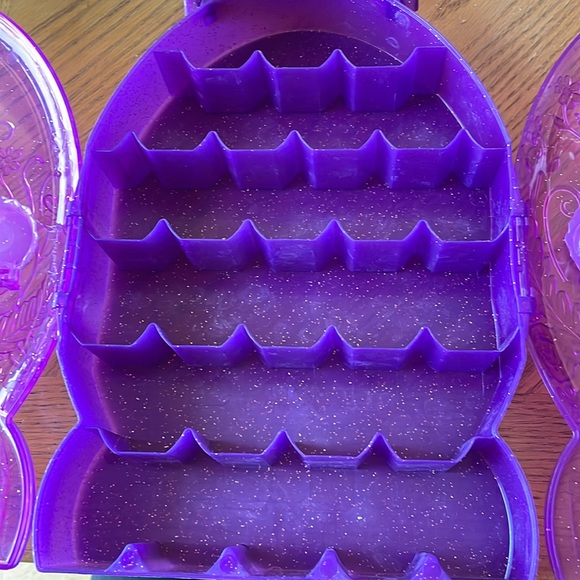 Hatchimals Colleggtibles Carrying Case - Picture 3 of 7